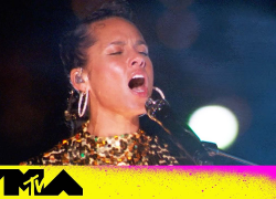 Alicia Keys ft. Swae Lee Perform “LaLa” & “Empire State of Mind” | 2021 VMAs 